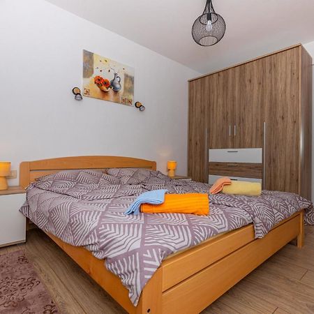 Apartman Šare Crikvenica Bagian luar foto