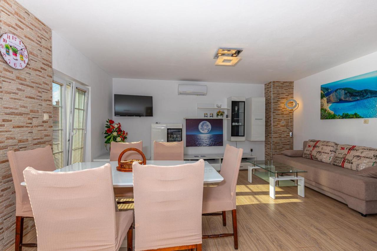 Apartman Šare Crikvenica Bagian luar foto