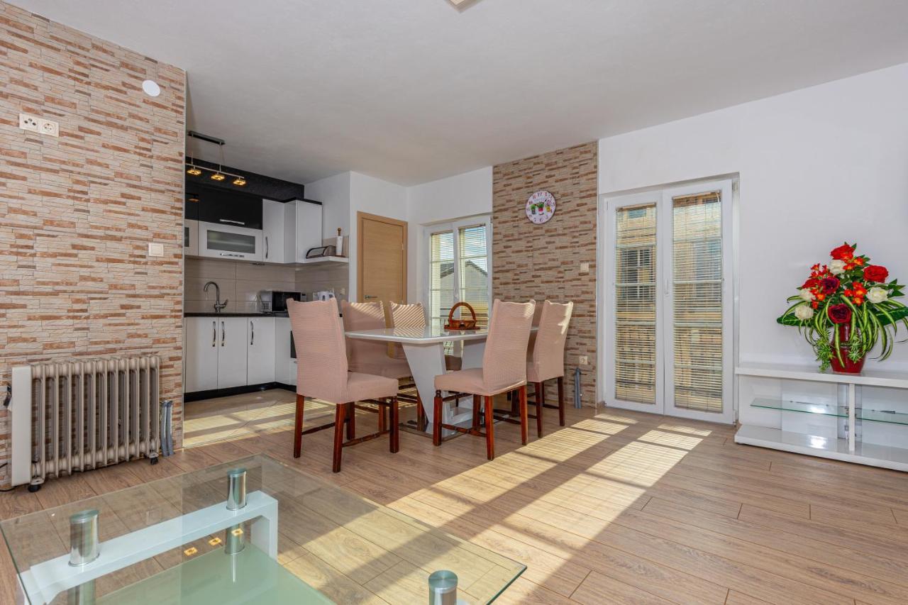 Apartman Šare Crikvenica Bagian luar foto