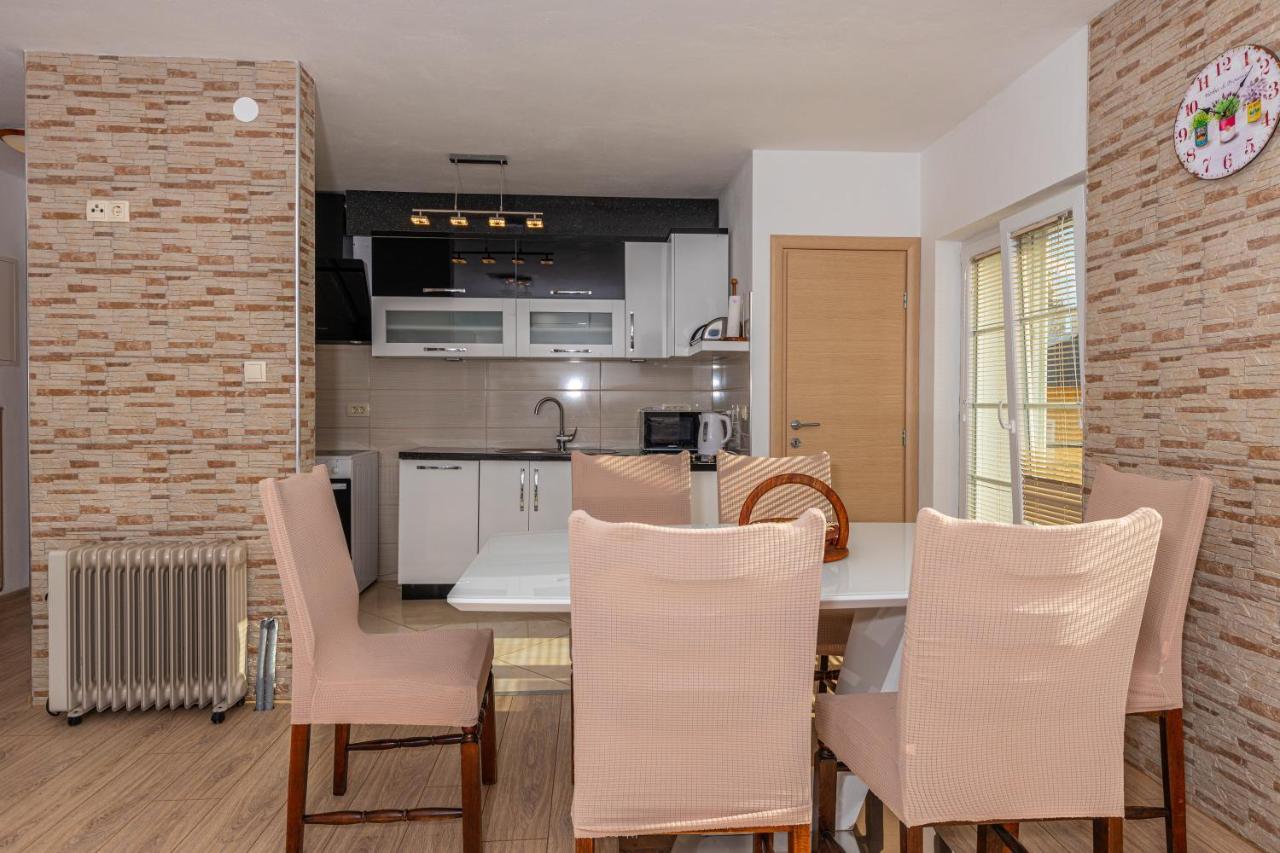 Apartman Šare Crikvenica Bagian luar foto