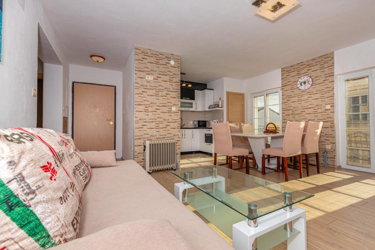 Apartman Šare Crikvenica Bagian luar foto