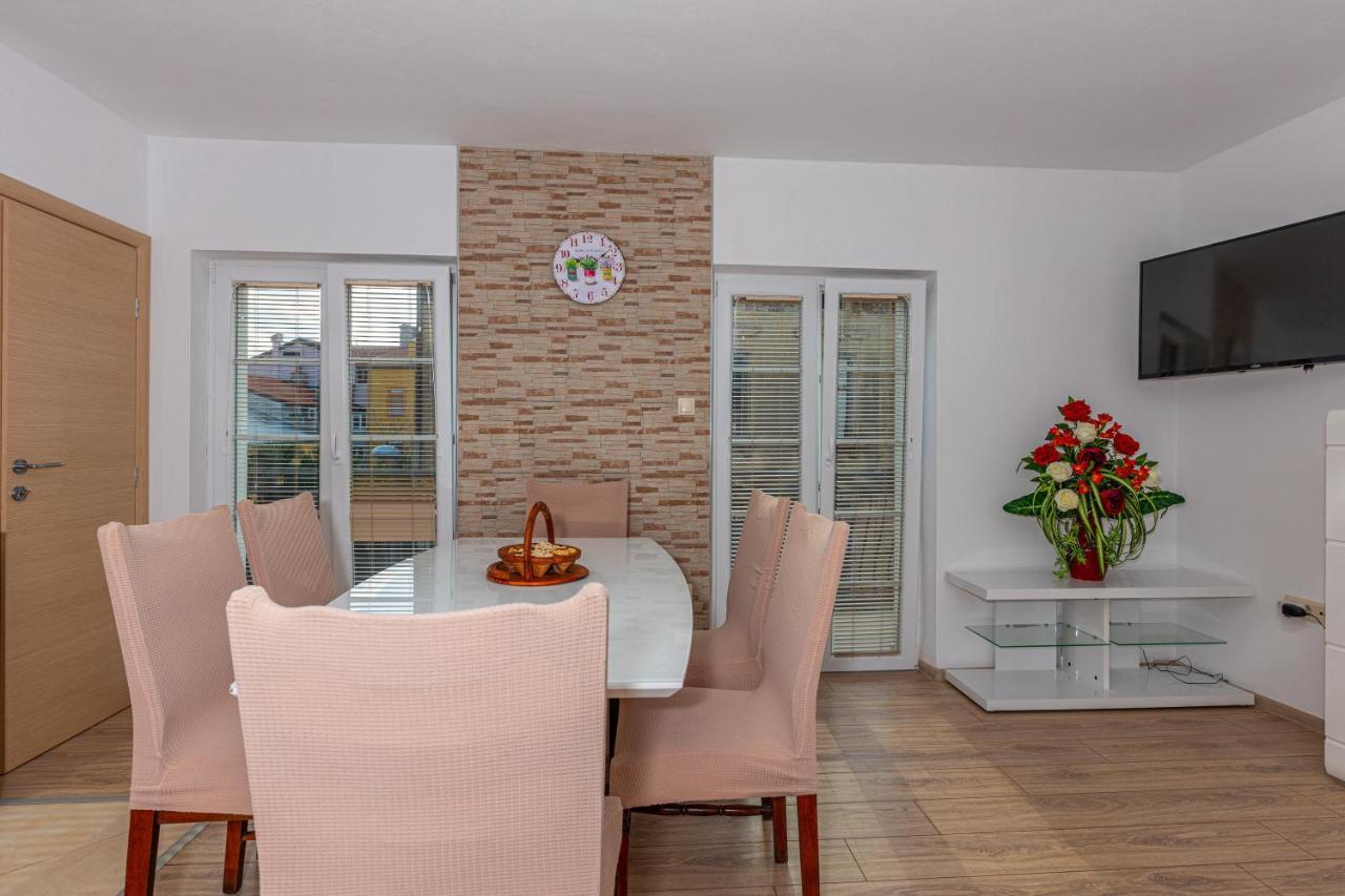 Apartman Šare Crikvenica Bagian luar foto
