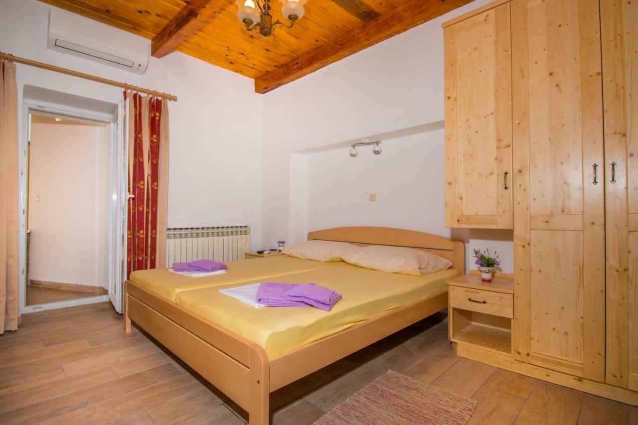 Apartman Šare Crikvenica Bagian luar foto