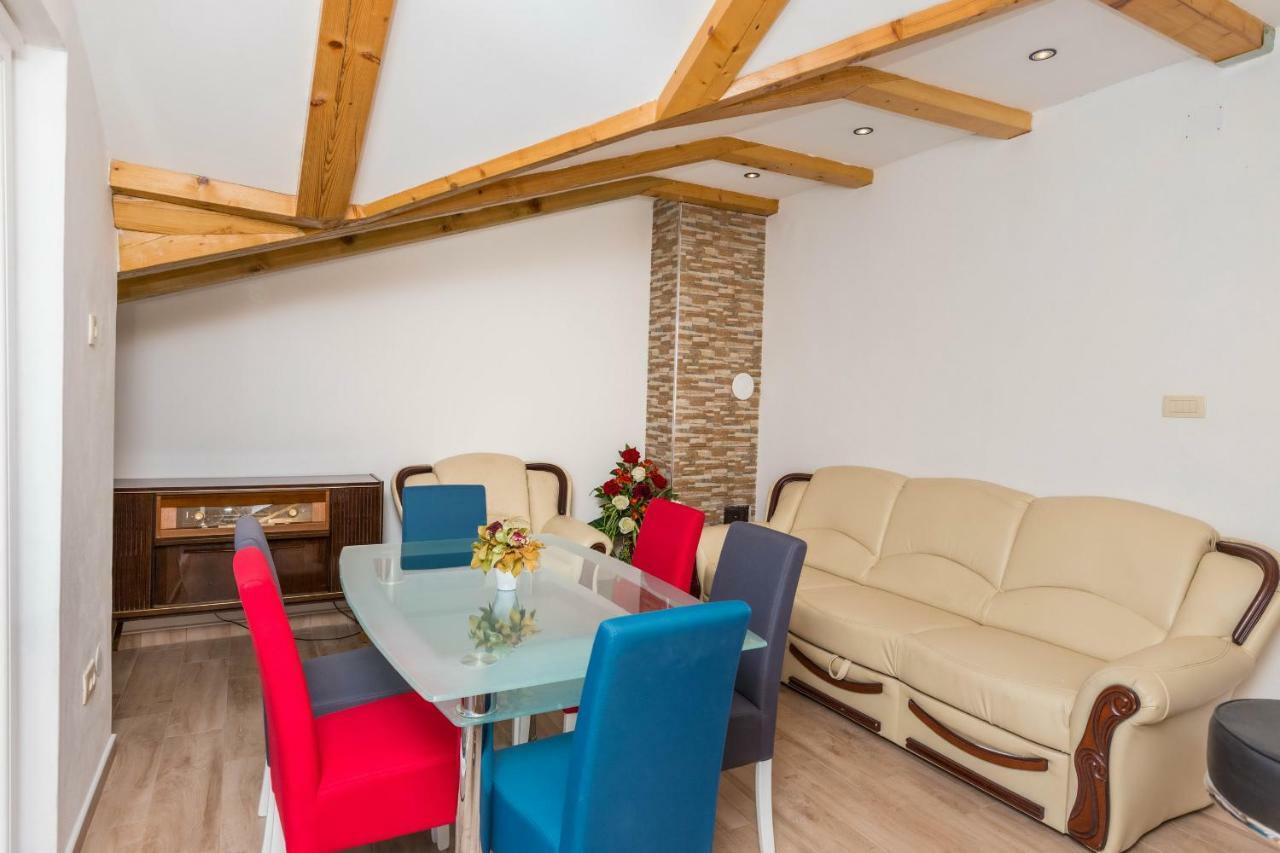 Apartman Šare Crikvenica Bagian luar foto