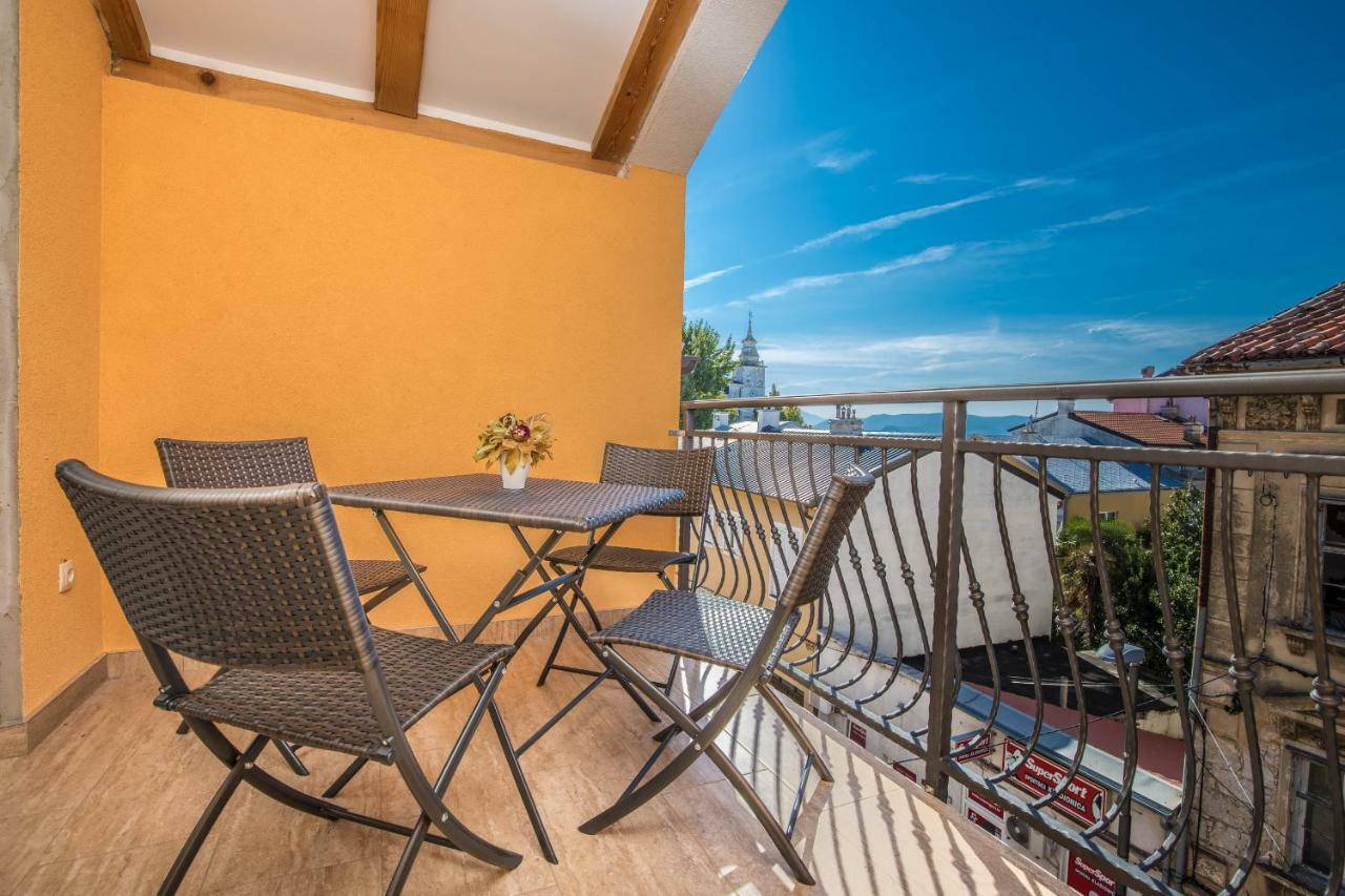 Apartman Šare Crikvenica Bagian luar foto