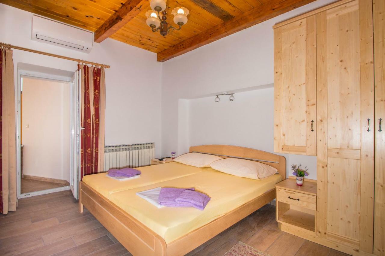 Apartman Šare Crikvenica Bagian luar foto