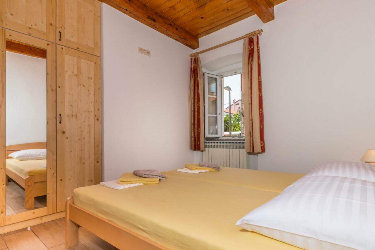 Apartman Šare Crikvenica Bagian luar foto