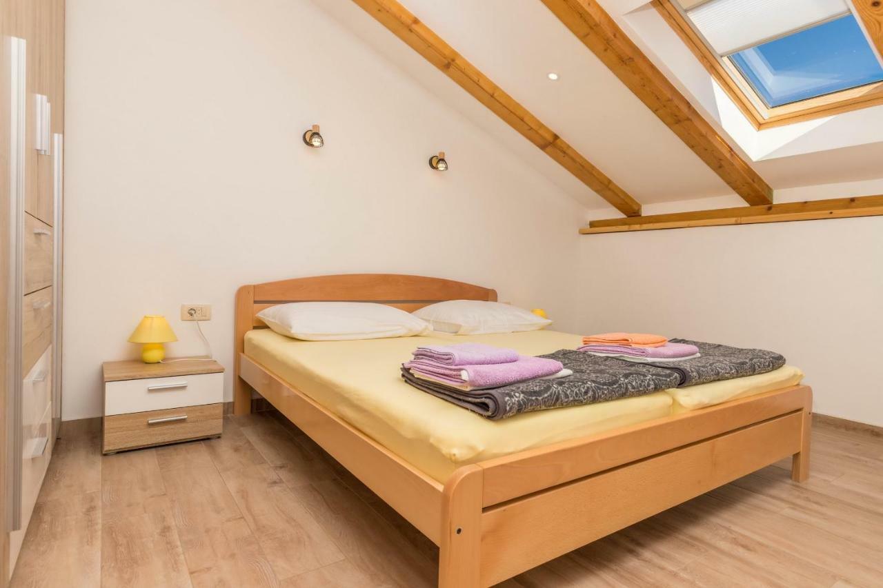 Apartman Šare Crikvenica Bagian luar foto