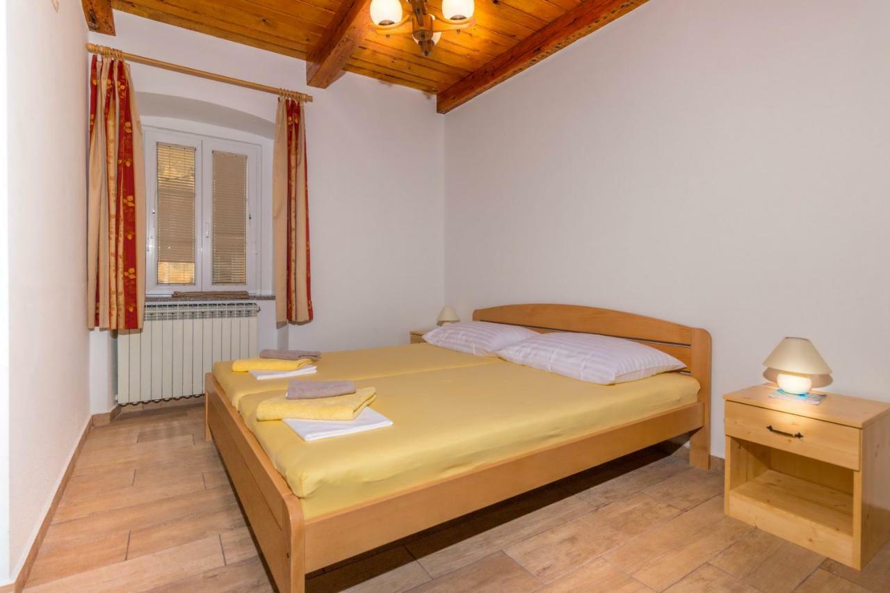 Apartman Šare Crikvenica Bagian luar foto