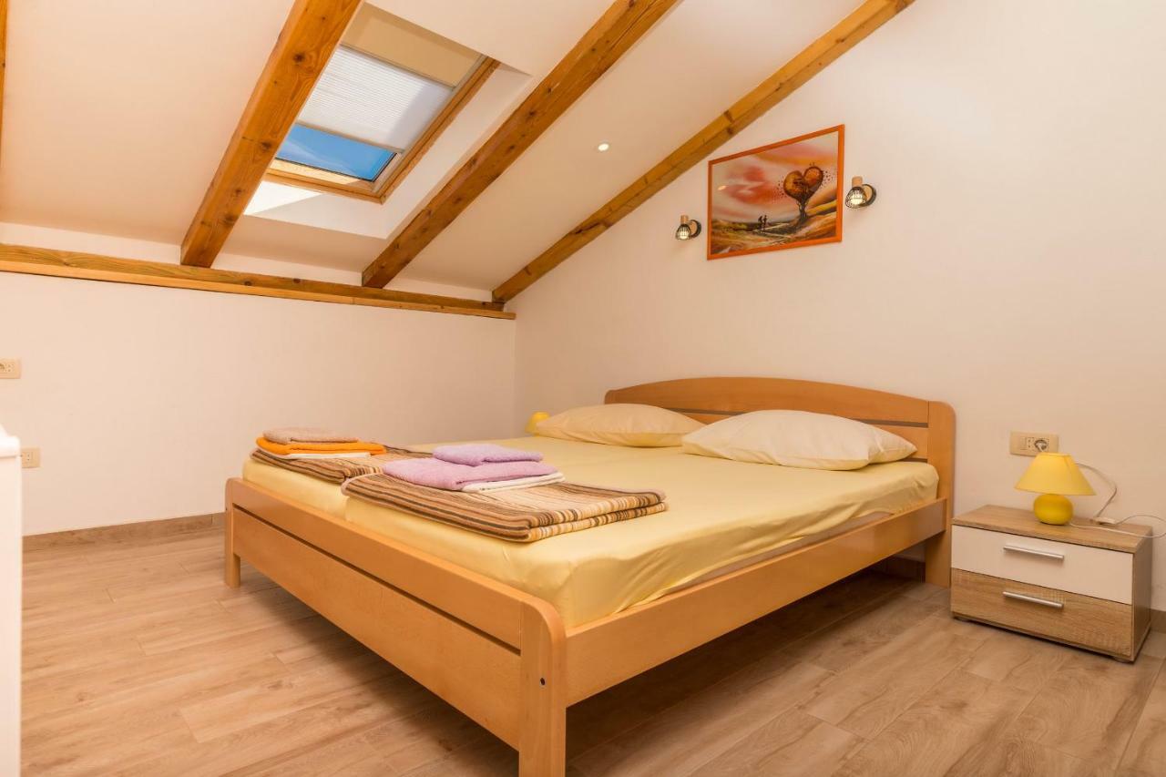Apartman Šare Crikvenica Bagian luar foto
